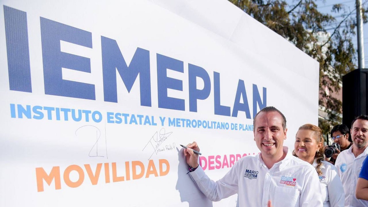 Mario riestra y Eduardo rivera presentan el iemeplan para el desarrollo de la zona metropolitana de Puebla