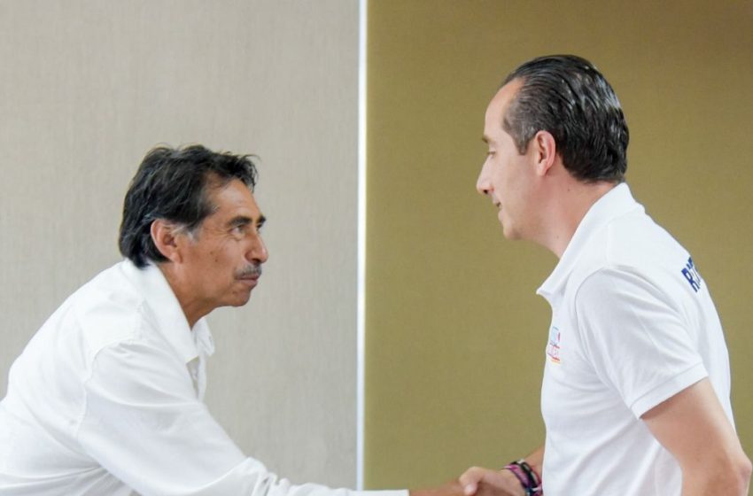  Movimiento nacional obradorista en puebla capital, declina en favor de Mario Riestra