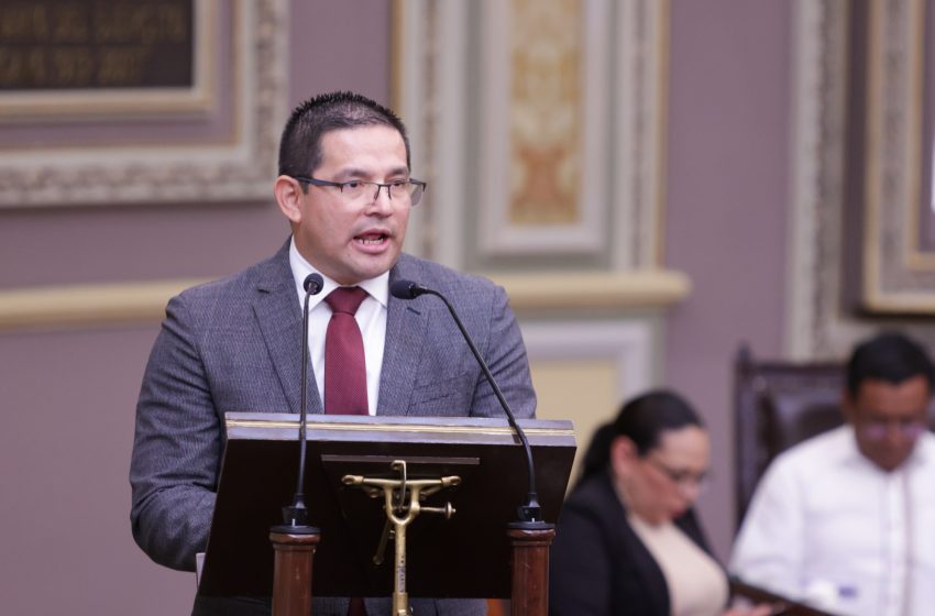  Por violación a la ley de exhumación, vinculan a sujeto que robó maleta con cabeza humana en Puebla