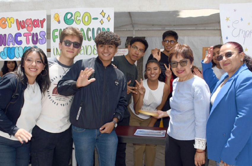  Preparatoria Benito Juárez forma jóvenes competitivos: Rectora María Lilia Cedillo Ramírez