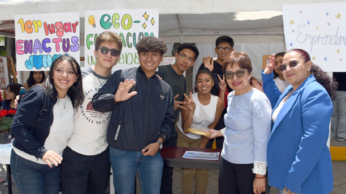 Preparatoria Benito Juárez forma jóvenes competitivos: Rectora María Lilia Cedillo Ramírez