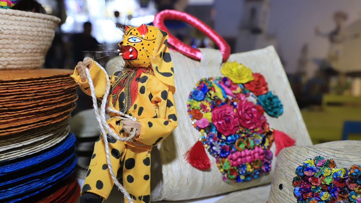 Promueven atractivos de Tehuacán y Texmelucan en feria de Puebla