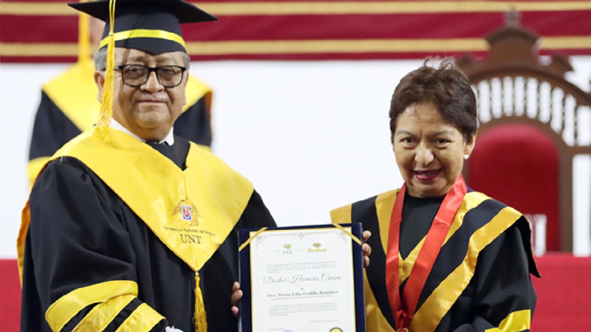 Rectora María Lilia Cedillo Ramírez recibe Doctorado Honoris Causa por parte de la Universidad Nacional de Trujillo
