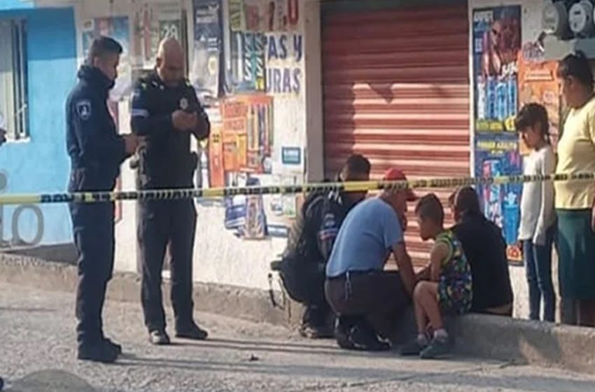  Motosicarios Atacan a Hombre en Xochimehuacan: Paramédicos lo Trasladan al Hospital