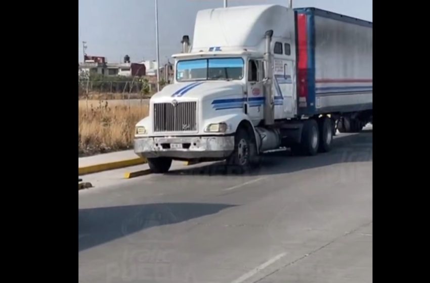  ¡Atrapan a los ladrones! Tráiler robado con chófer secuestrado es recuperado en Bulevar Carmelitas: un arrestado
