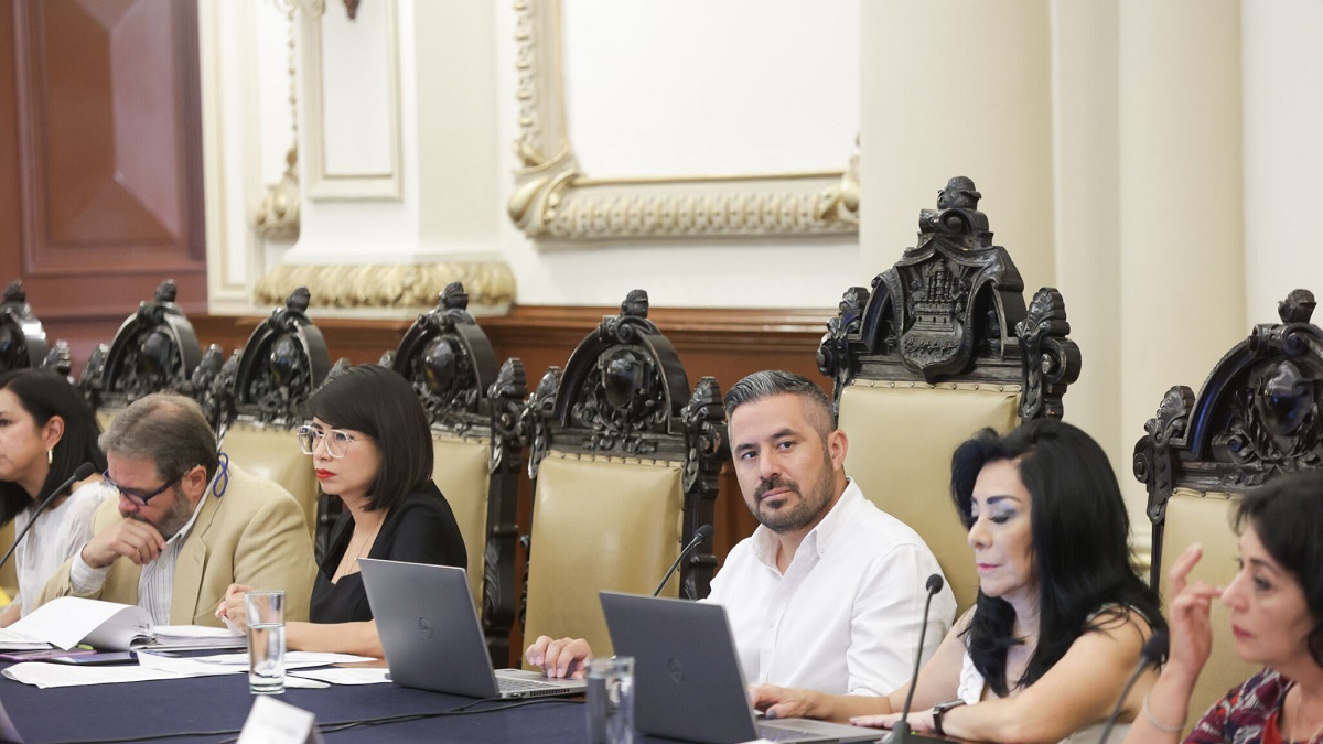 Alcalde de Puebla reconoce a regidores por su actuar responsable durante las elecciones