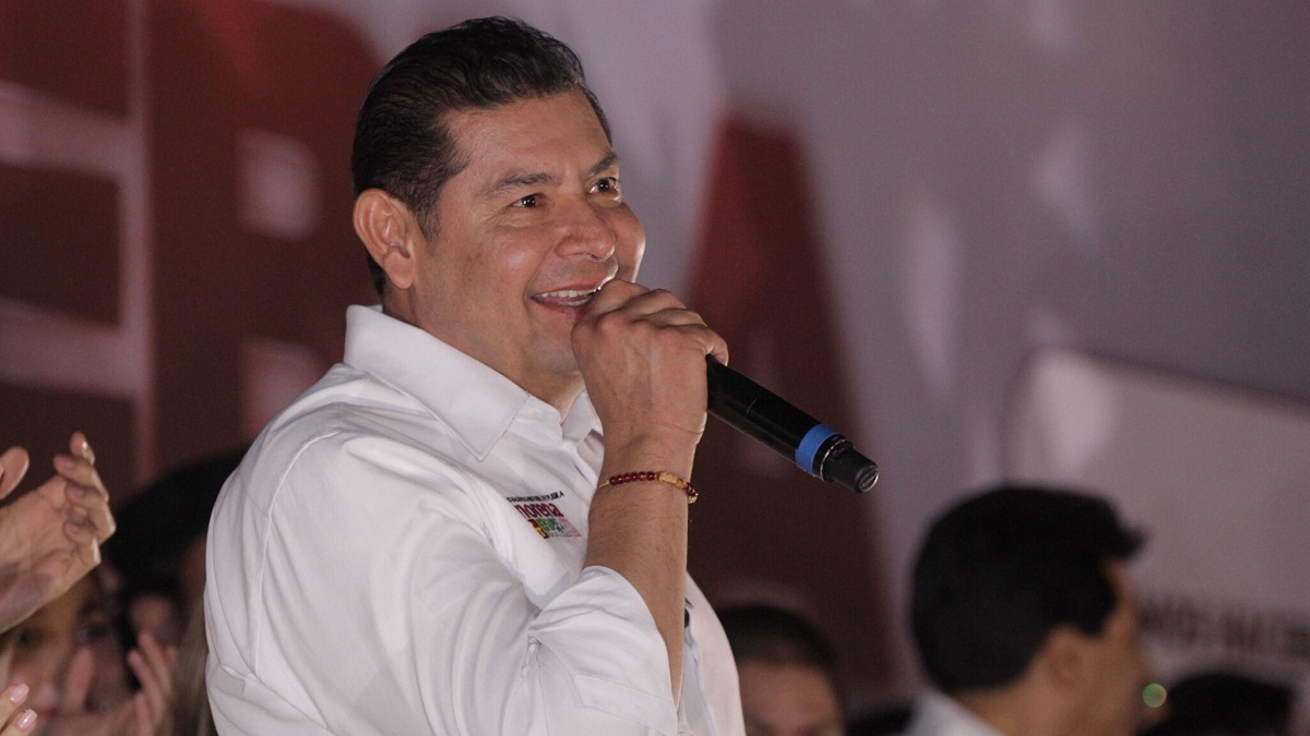 Alejandro Armenta, virtual gobernador de Puebla con más del 60% de los votos