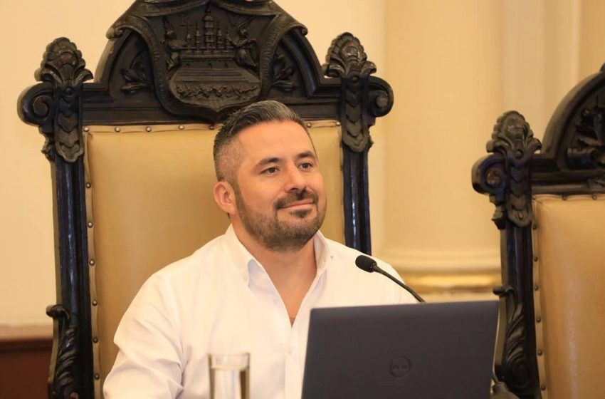  Cabildo de Puebla aprueba reincorporación de regidores