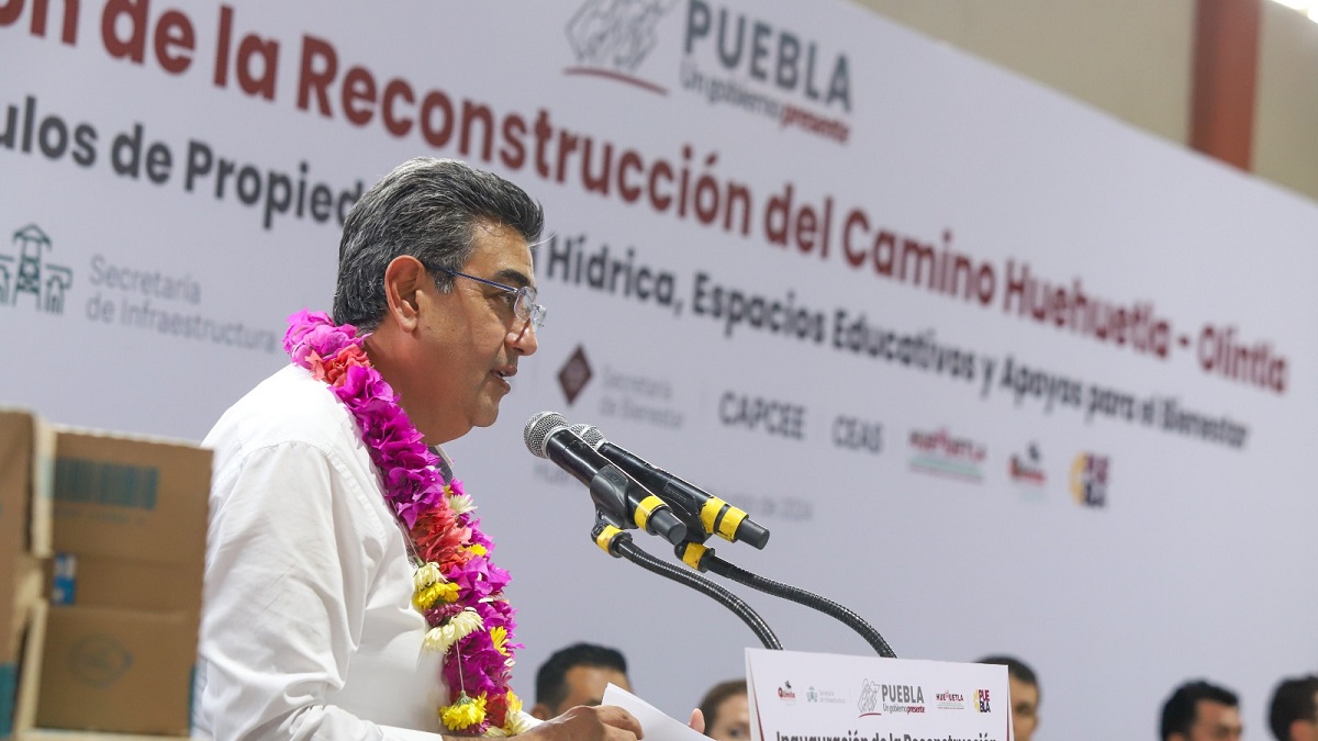 Con obras educativas, gobierno de Puebla trasciende: Sergio Salomón