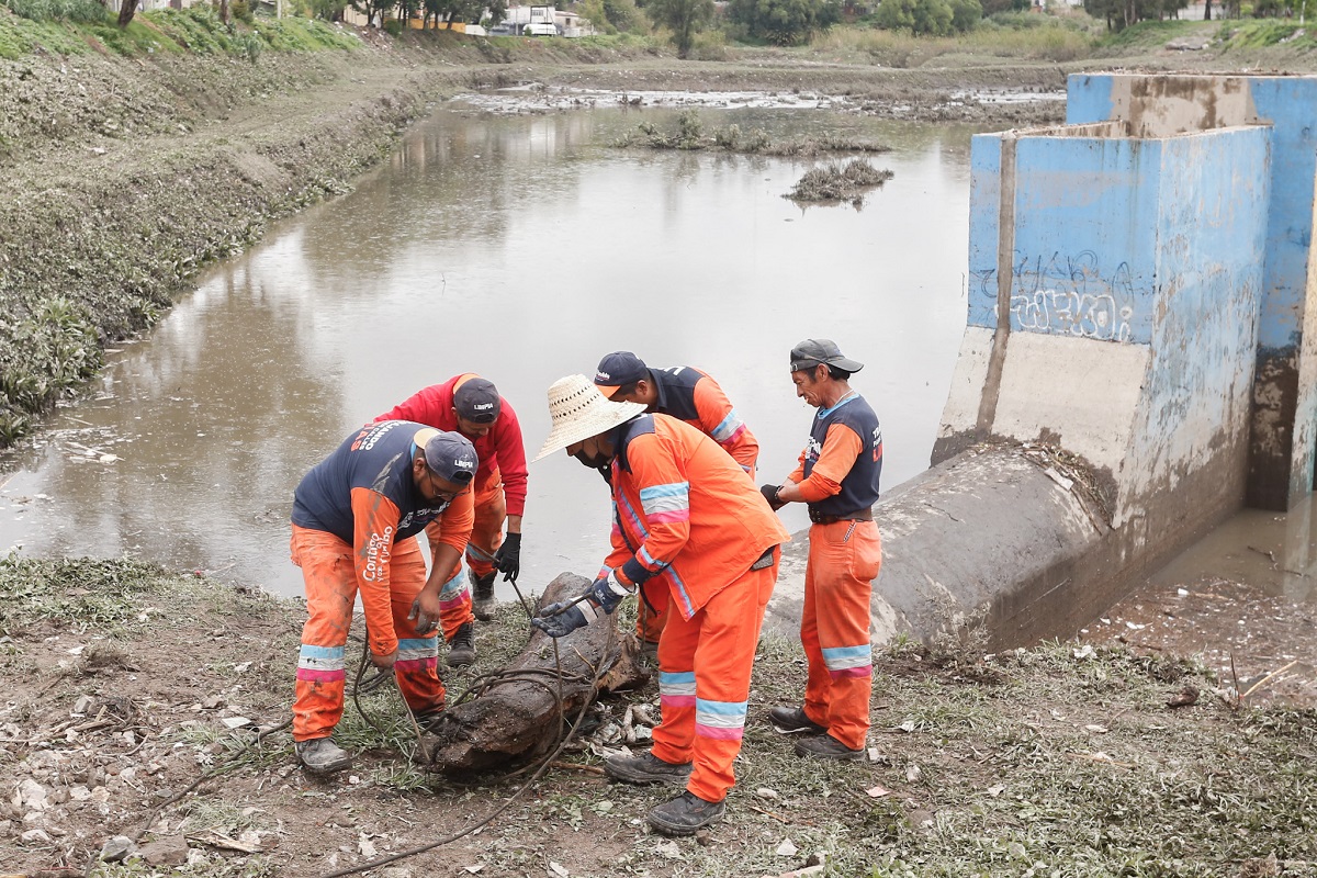Descargas ilegales y falta de desazolve generan desbordamiento en el Vaso Resgulador Santuario
