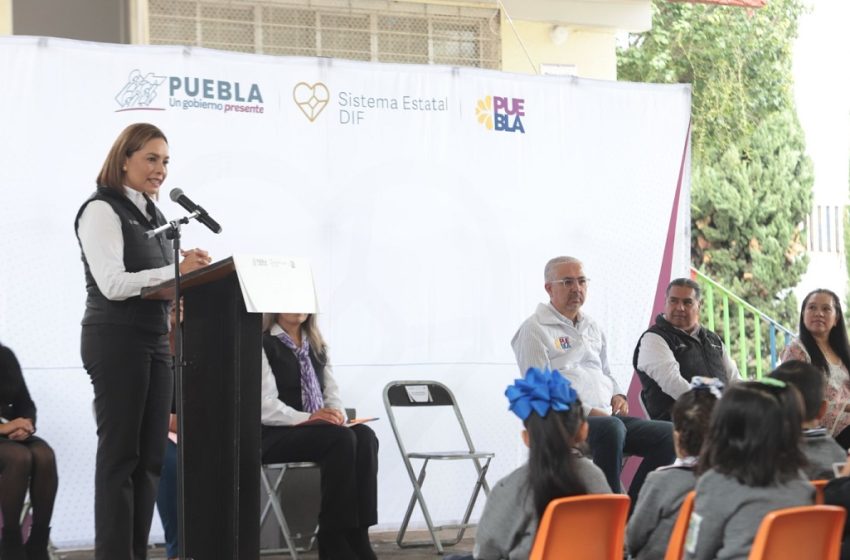  Equipa SEDIF desayunadores escolares en Puebla capital
