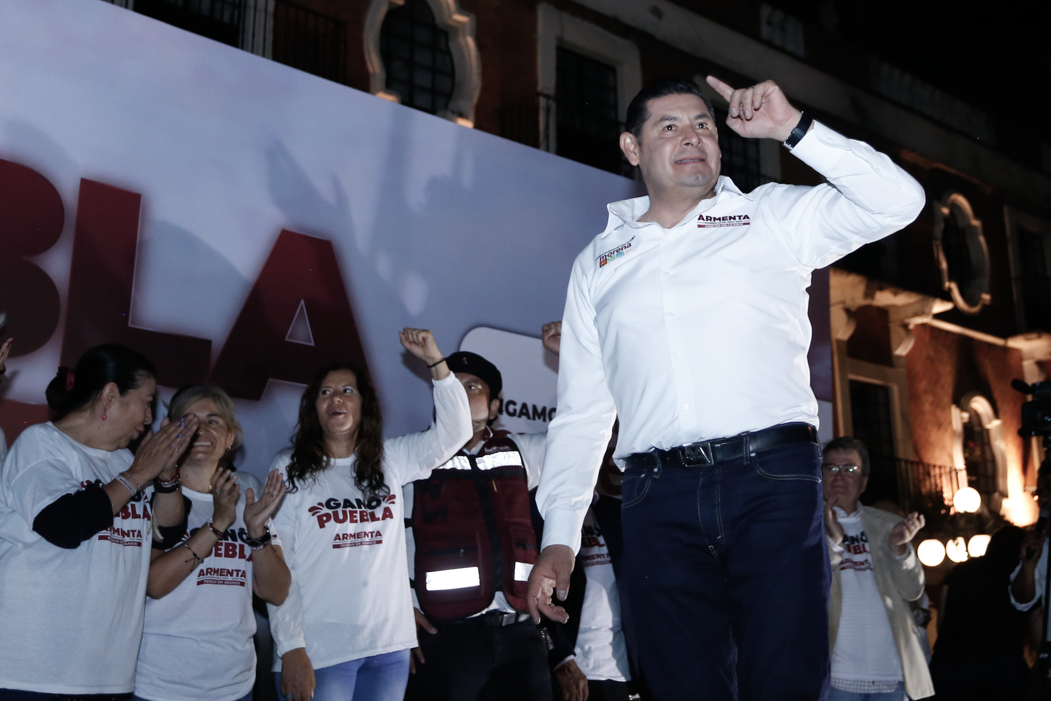 “Hoy inicia la reconciliación de Puebla”, Armenta celebra virtual triunfo como gobernador