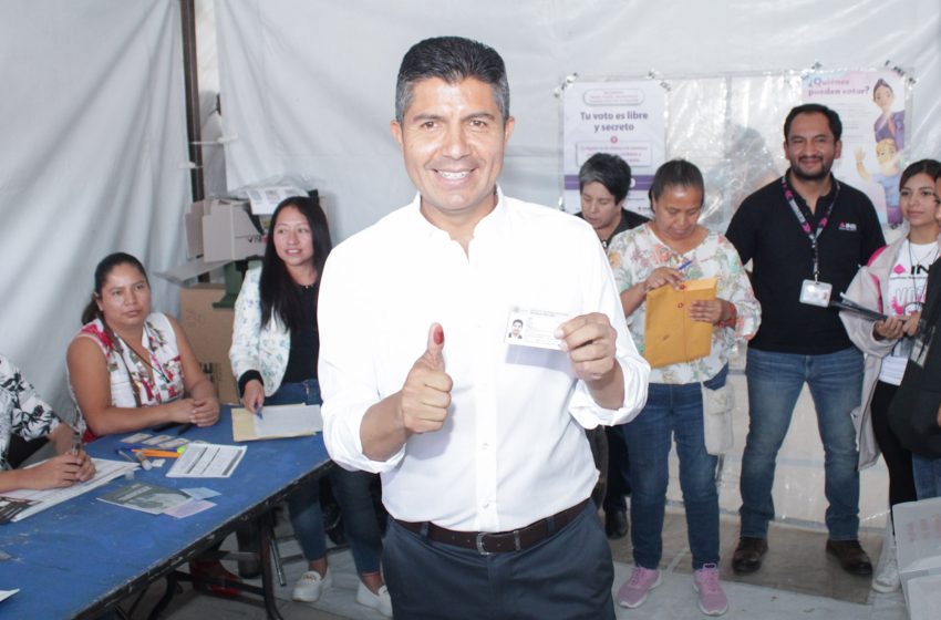  Lalo Rivera acusa guerra sucia en su contra con audios enviados a poblanos