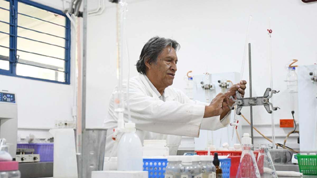 Investigadores BUAP diseñan método analítico para medir glifosato en miel