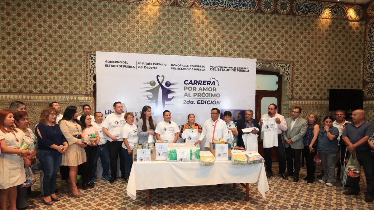 Recibe Congreso donativo de patrocinadores, INPODE y sindicalizados para carrera “Por Amor al Prójimo”