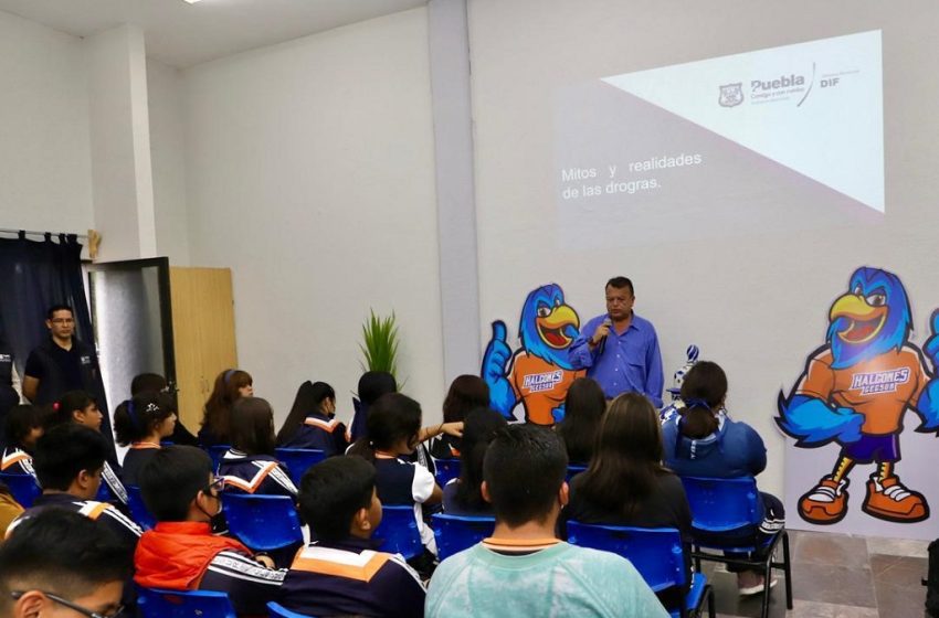  SMDIF Puebla se acerca a estudiantes para prevenir adicciones