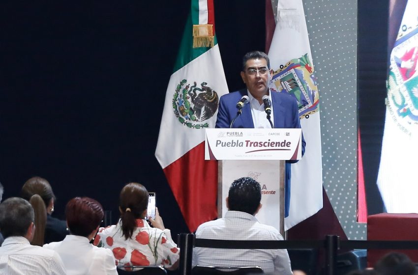  Sergio Salomón celebró la aprobación de la ley en bares y antros de Puebla