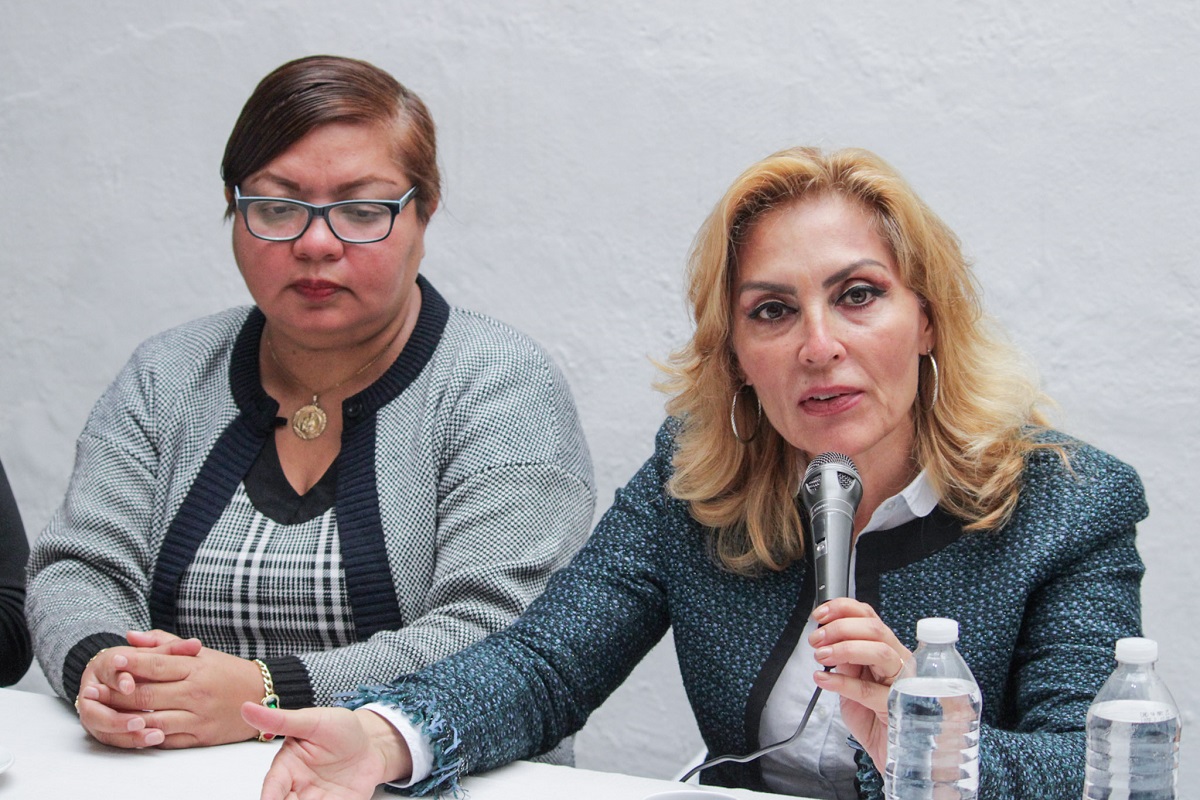 Erika De la Vega lamentó que en tres ocasiones se haya pospuesto la audiencia de imputación.