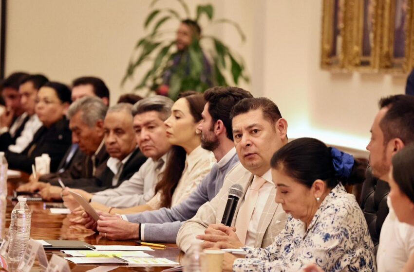  Alejandro Armenta, gobernador electo, realiza reunión de trabajo con 11 Coordinaciones de Transición