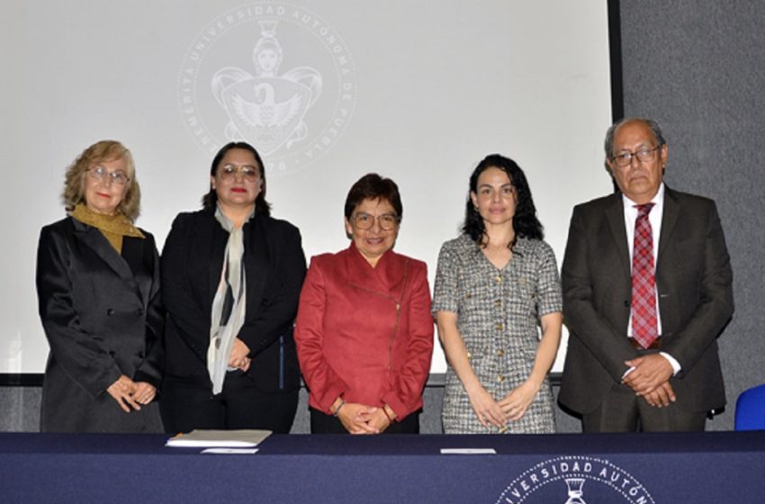  Bachillerato Internacional 5 de Mayo forma mejores seres humanos: Rectora María Lilia Cedillo Ramírez