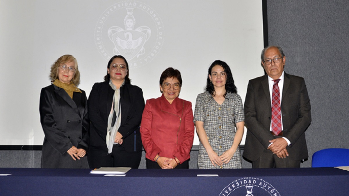 Bachillerato Internacional 5 de Mayo forma mejores seres humanos: Rectora María Lilia Cedillo Ramírez