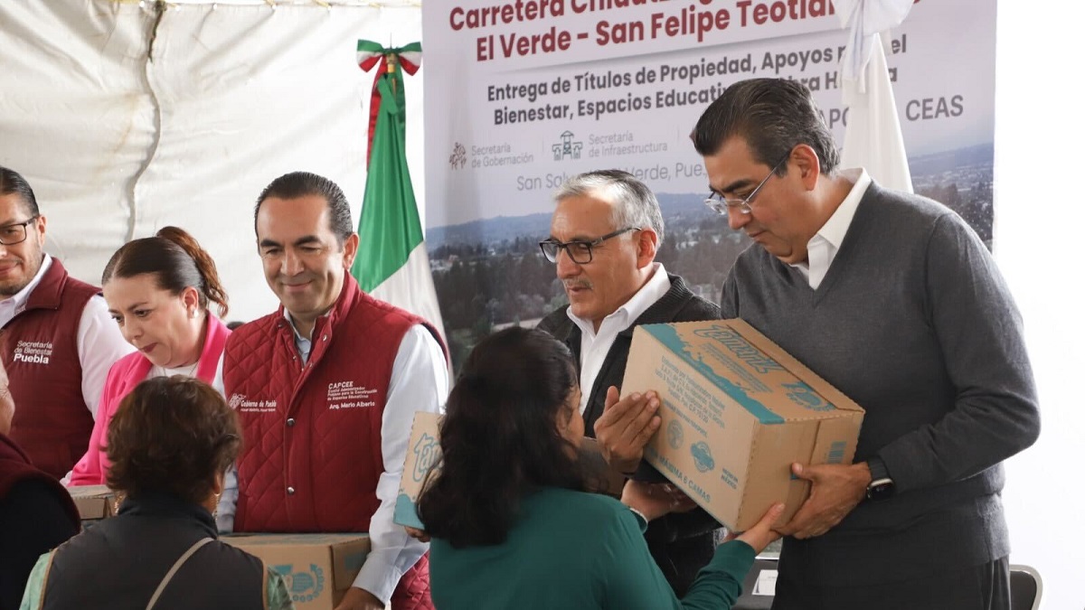 Con obras carreteras, gobierno estatal reactiva desarrollo económico de Puebla