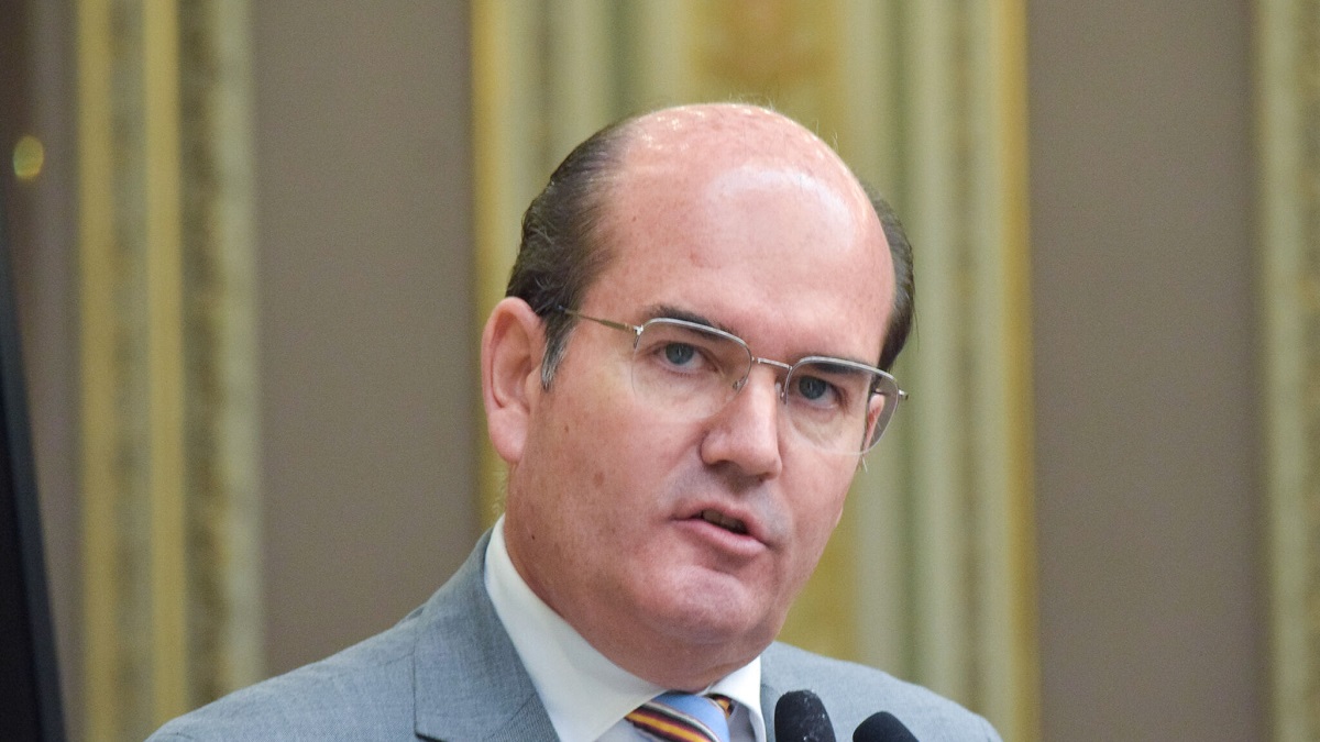 Diputado Fernando Sánchez acusa a funcionario de Tehuacán por amenizarlo de muerte