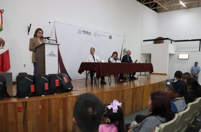  Encabeza Gaby Bonilla entrega y encendido de ocho implantes cocleares