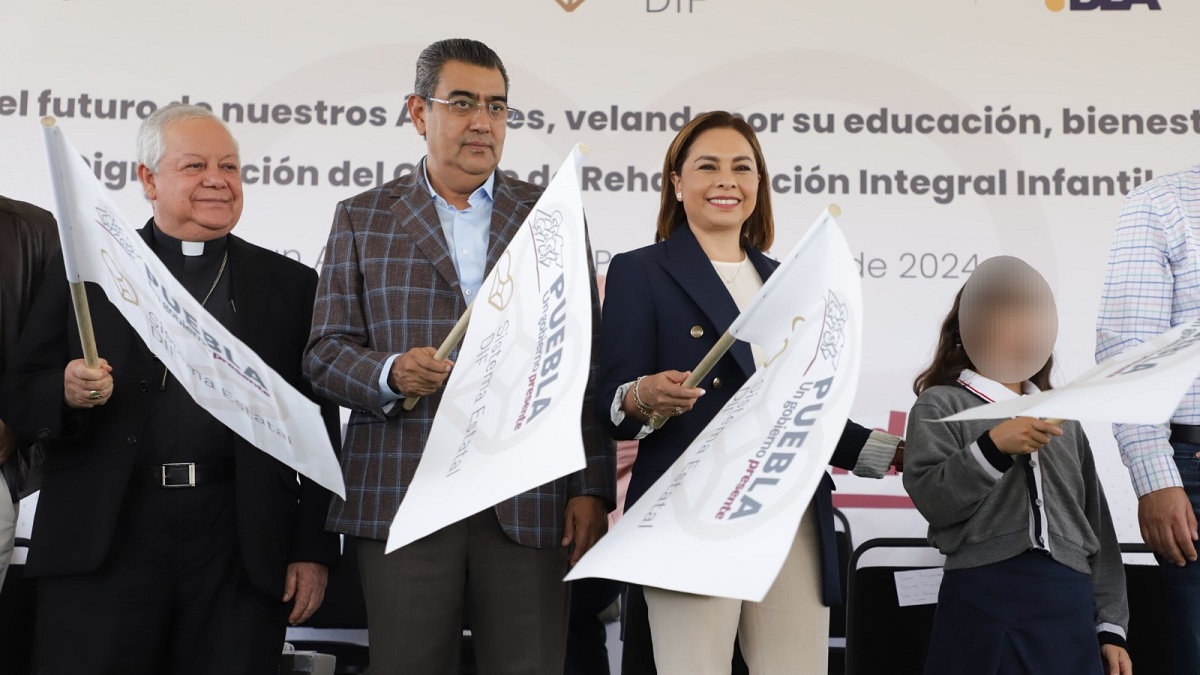 Encabezan Sergio Salomón y Gaby Bonilla trabajos de rehabilitación en Casa de Ángeles