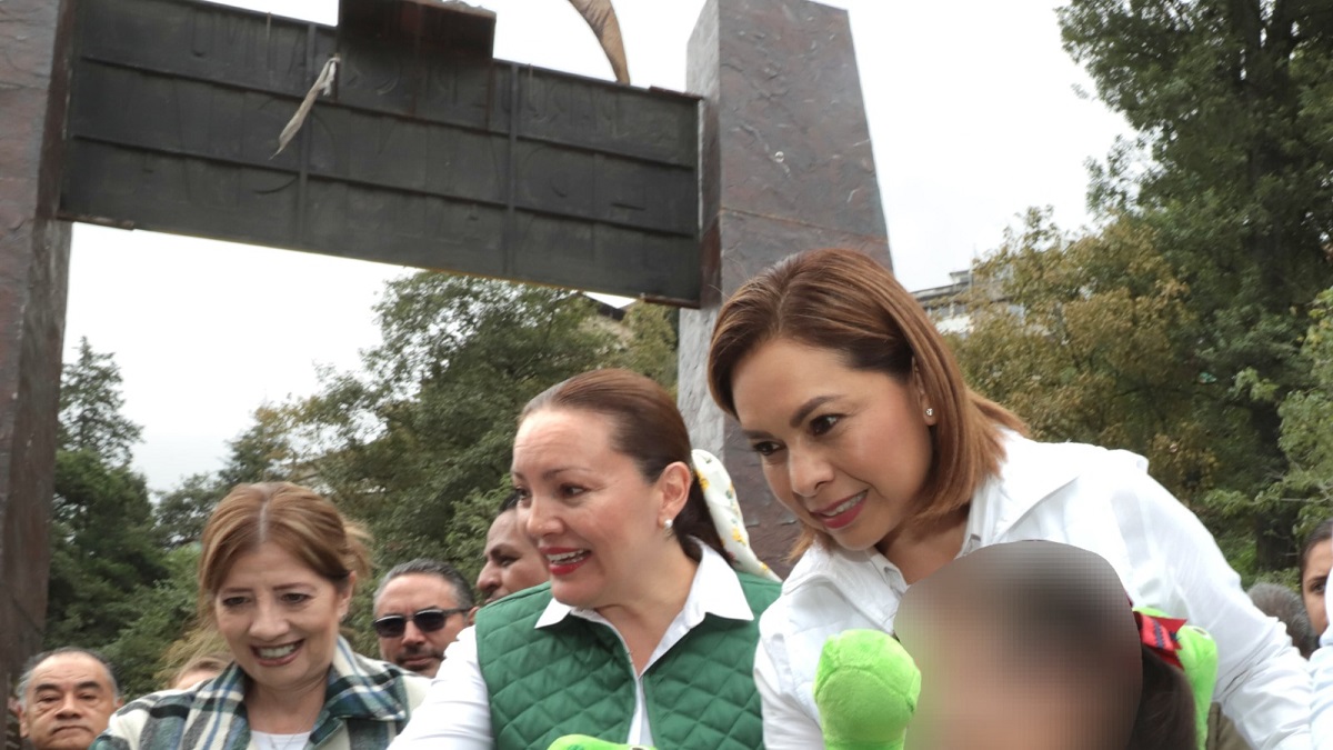 Entrega Gaby Bonilla apoyos a niñas, niños y personas con discapacidad en Teziutlán