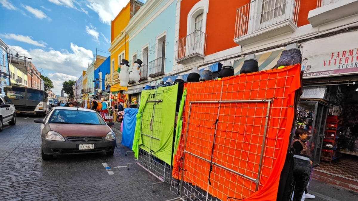 Gobernación municipal mantiene recorridos de ordenamiento comercial en el Centro Histórico