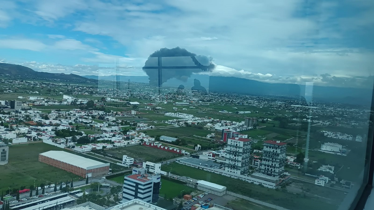 Pipa de diésel provocó incendio en San Gregorio Atzompa