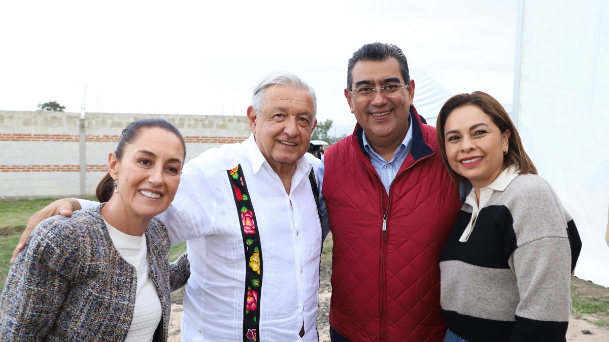 Realizan gira de trabajo por Puebla AMLO y Claudia Sheinbaum; garantizan continuidad de programas sociales