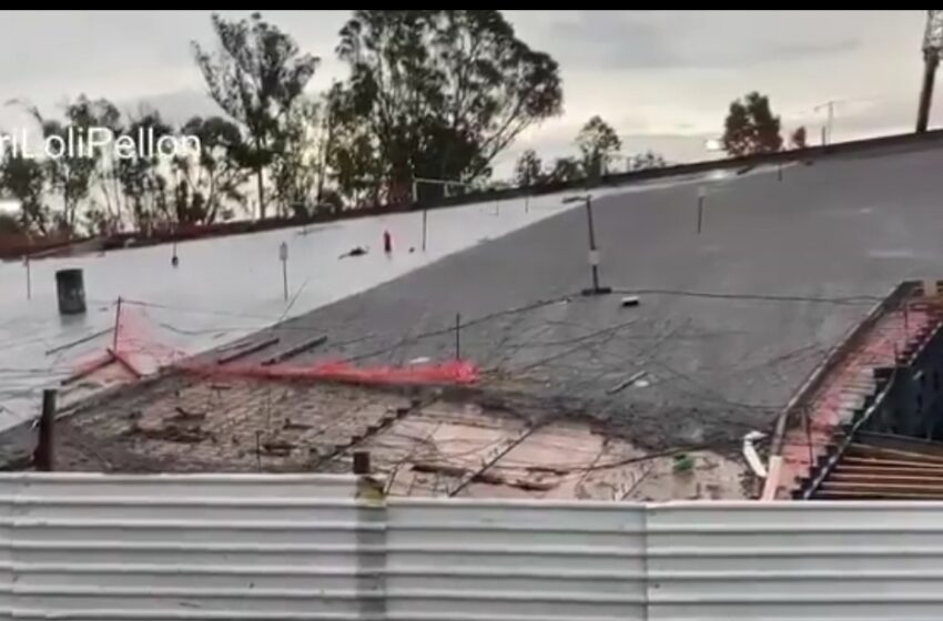  ¡Urgente! Colapsa Estructura de Nueva Sede del Congreso de Puebla Durante Fuerte Lluvia