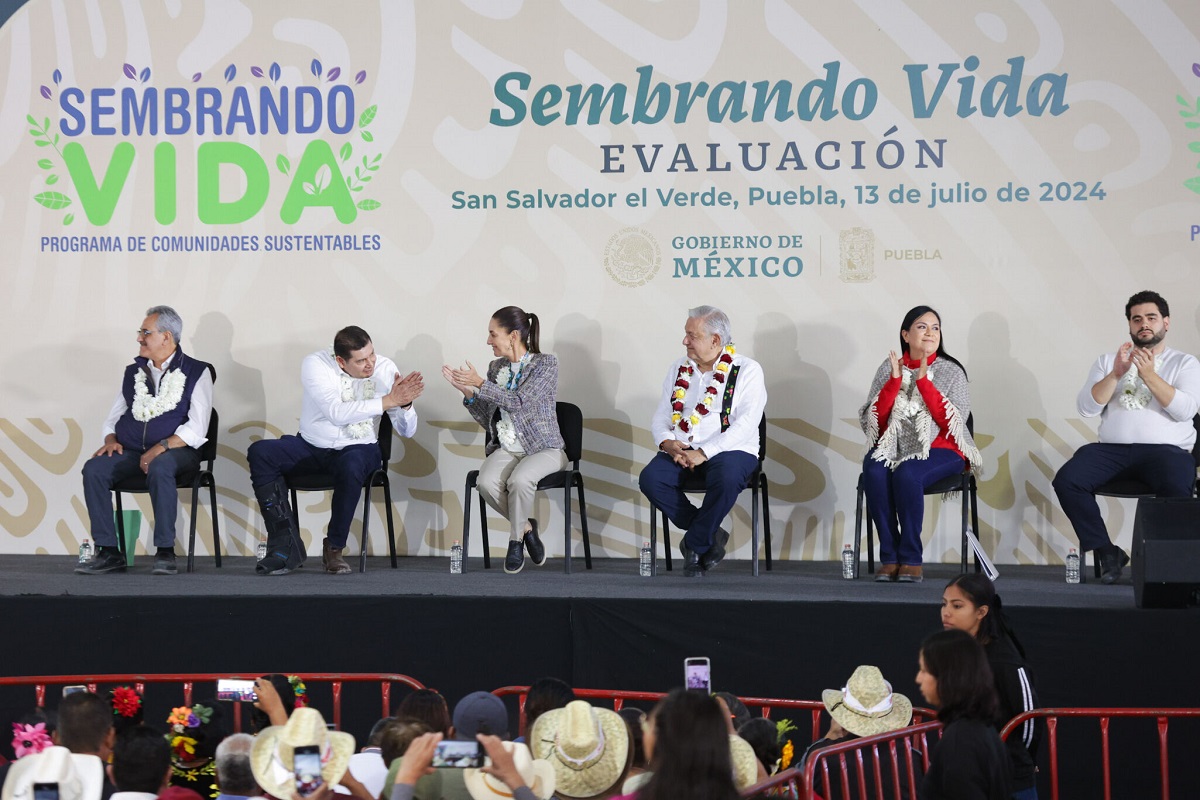 Sergio Salomón destaca la inversión de 18 mil mdp en obra pública frente a AMLO