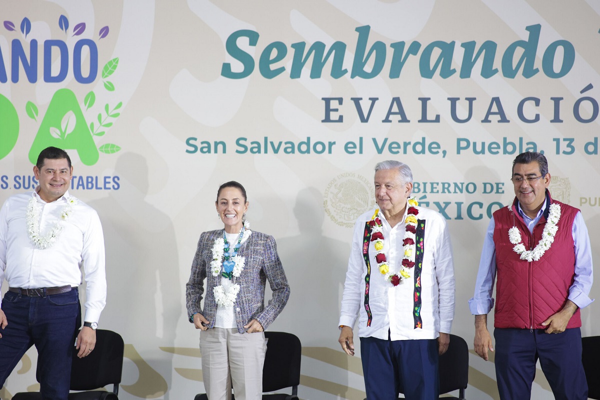 Sergio Salomón destaca la inversión de 18 mil mdp en obra pública frente a AMLO