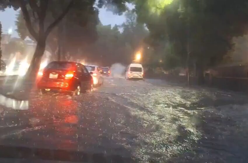  Tormenta Causa Inundaciones en Bulevar 5 de Mayo y Plaza San Pedro en Puebla