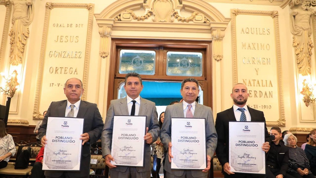 Ayuntamiento de Puebla reconoce como "poblanos distinguidos" a la familia Trujillo