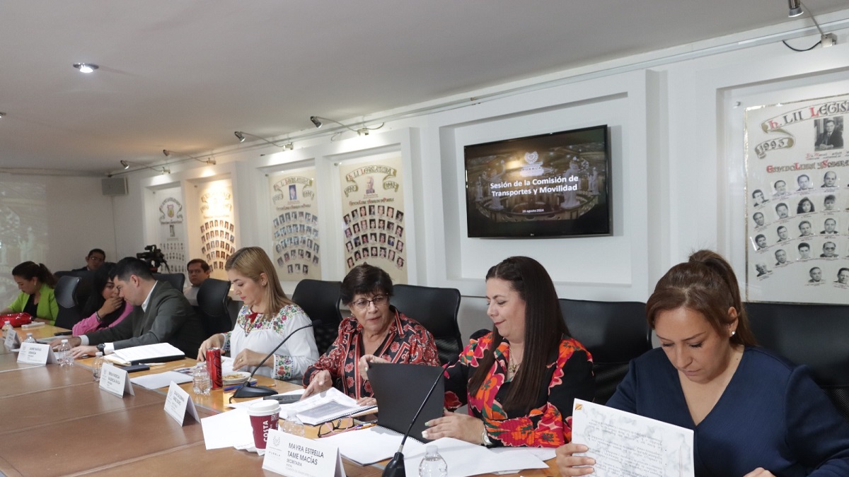 Comisión de Transportes y Movilidad presenta Informe Anual de Trabajo