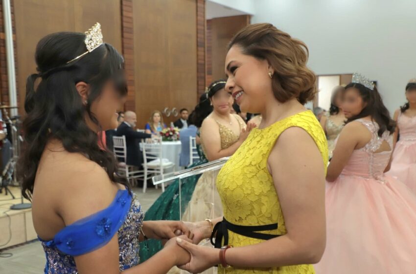  Festeja SEDIF a ocho quinceañeras de Casa del Adolescente