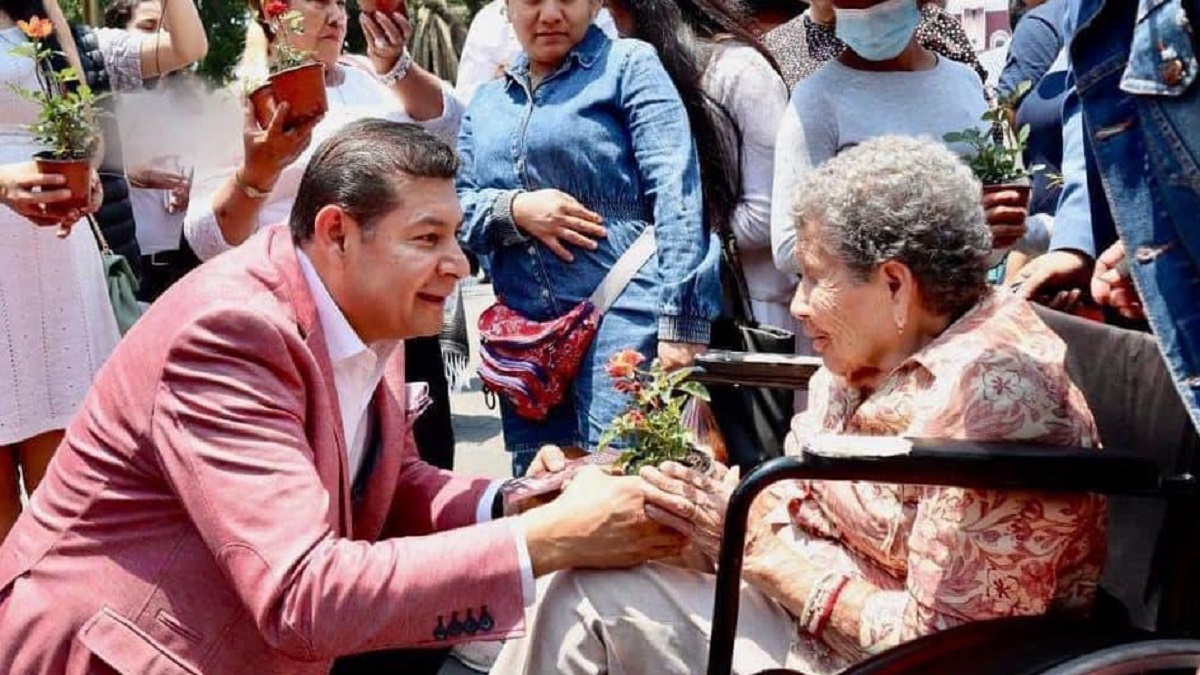 La atención a los adultos mayores forma parte de los gobiernos humanistas refrenda Armenta