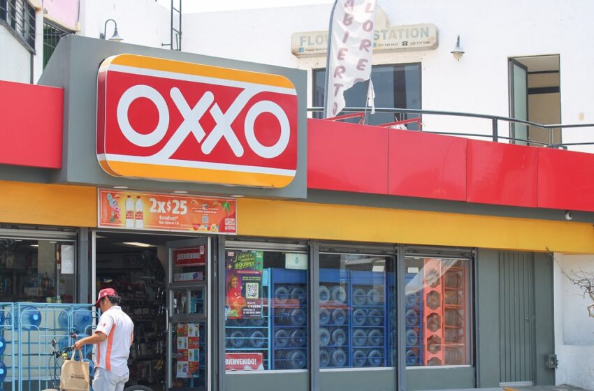 Dan cristalazo a un Oxxo en la Colonia Naciones Unidas