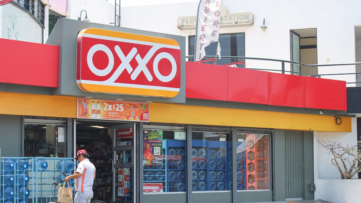 Oxxos y tiendas en Puebla dejarán de vender alcohol a las 12 am