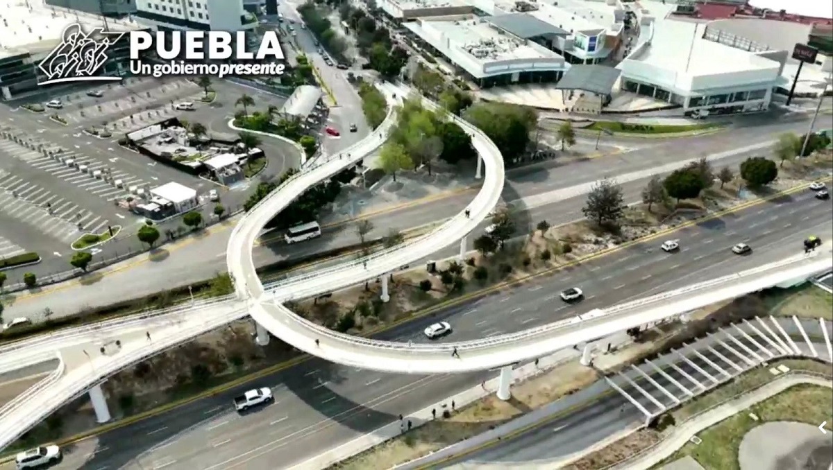 Puente vehicular de Osa Mayor-Vía Atlixcáyotl