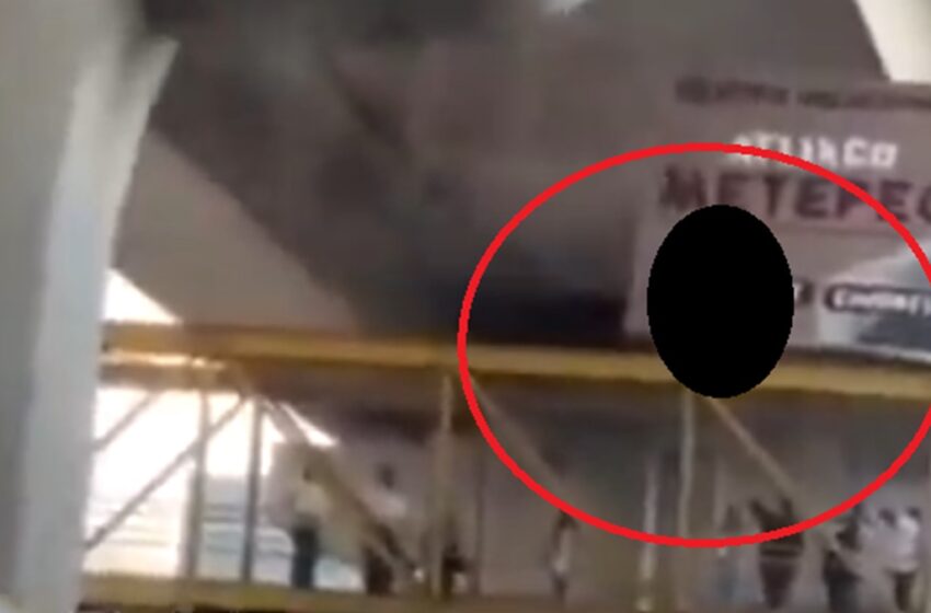  ¡Tensión en la México-Puebla! Joven amenaza con arrojarse desde puente peatonal