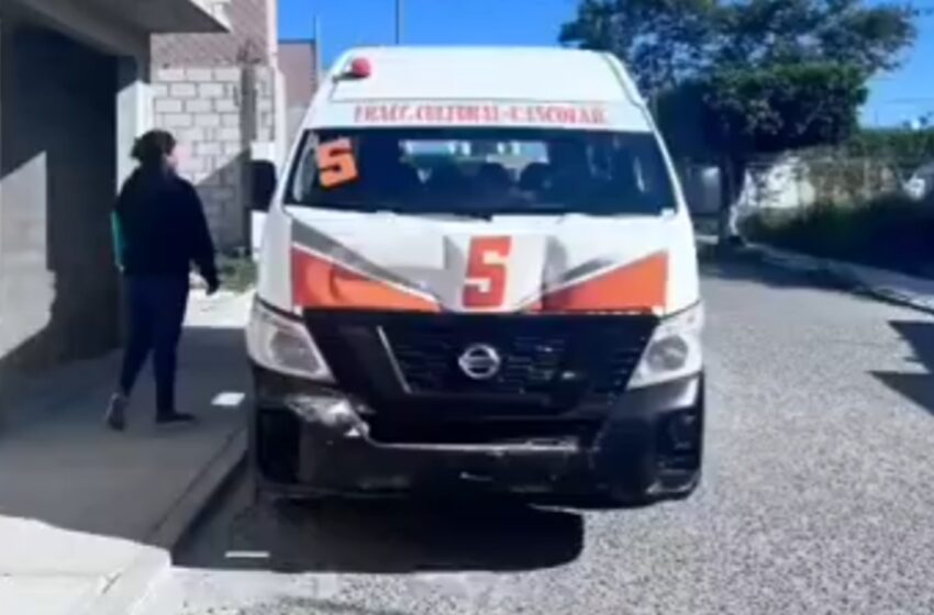  ¡Escalofriante! Chofer de la Ruta 5 choca en Tehuacán y huye con pasajeros a bordo