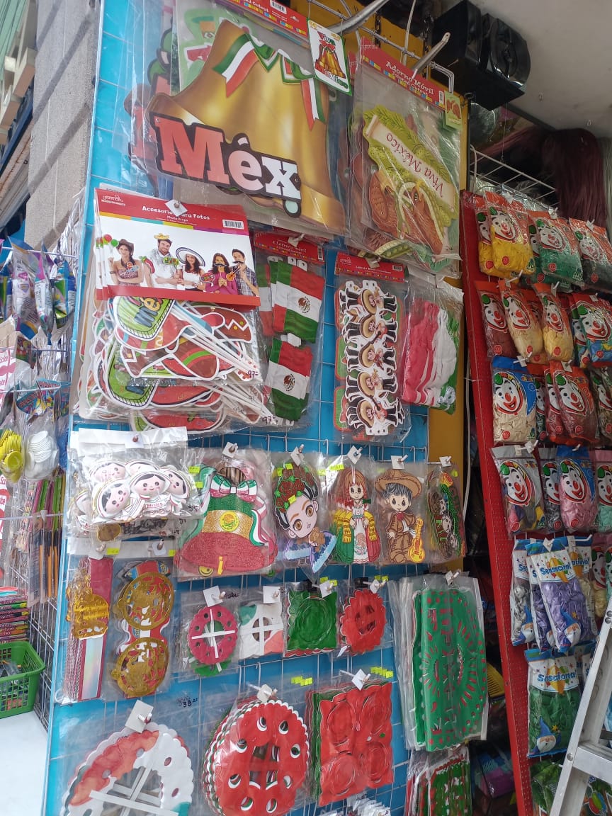 ¡Que no te gane el tiempo! Estos son los lugares donde puedes comprar adornos patrios desde 5 pesos