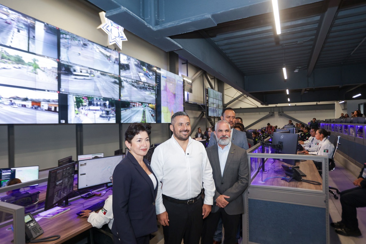 Alcalde de Puebla inauguró la sala de monitoreo en la DERI