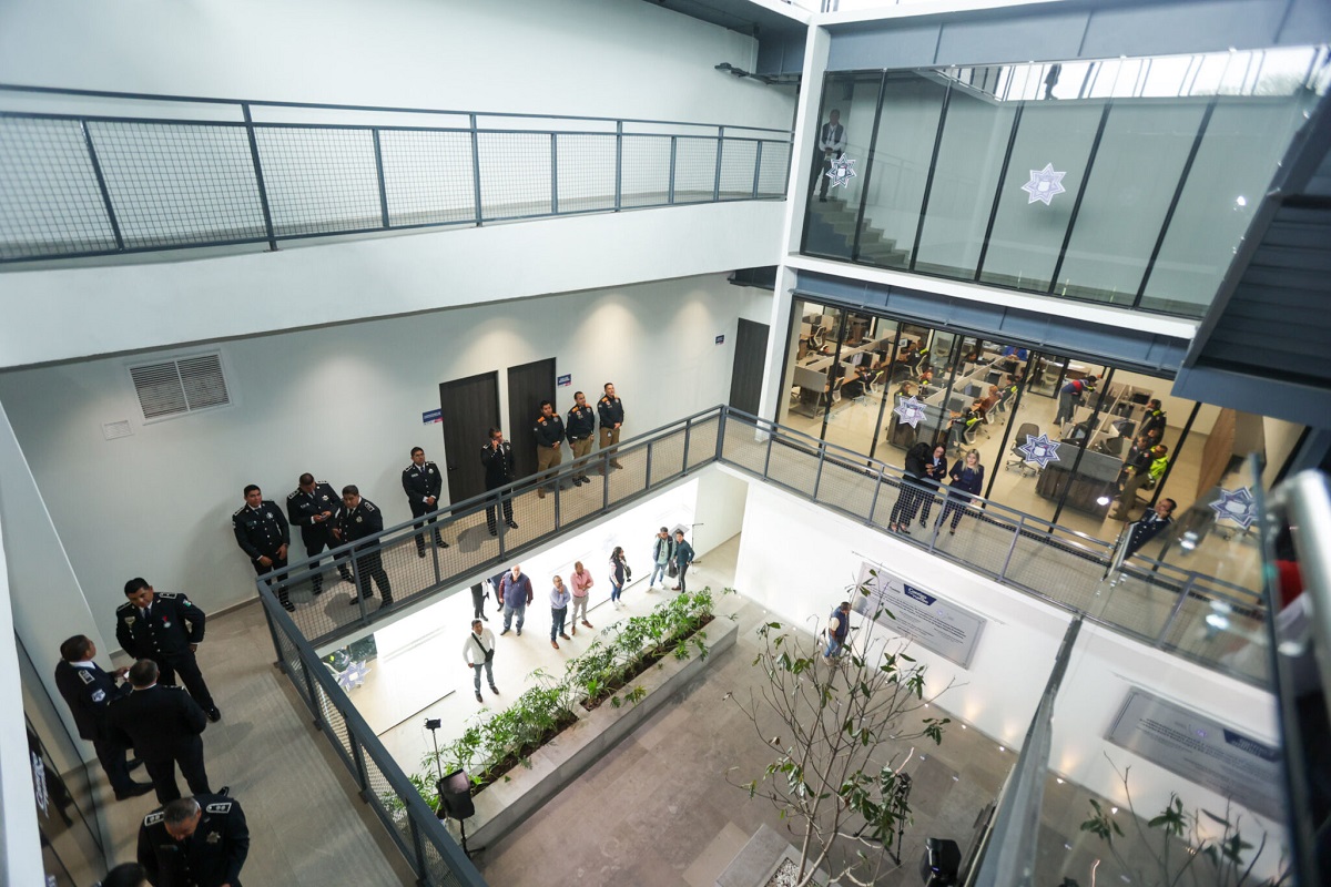 Alcalde de Puebla inauguró la sala de monitoreo en la DERI