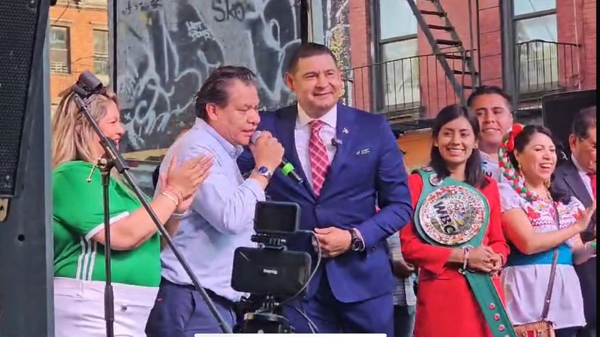 Alejandro Armenta reconoce contribución de migrantes poblanos desde Estados Unidos